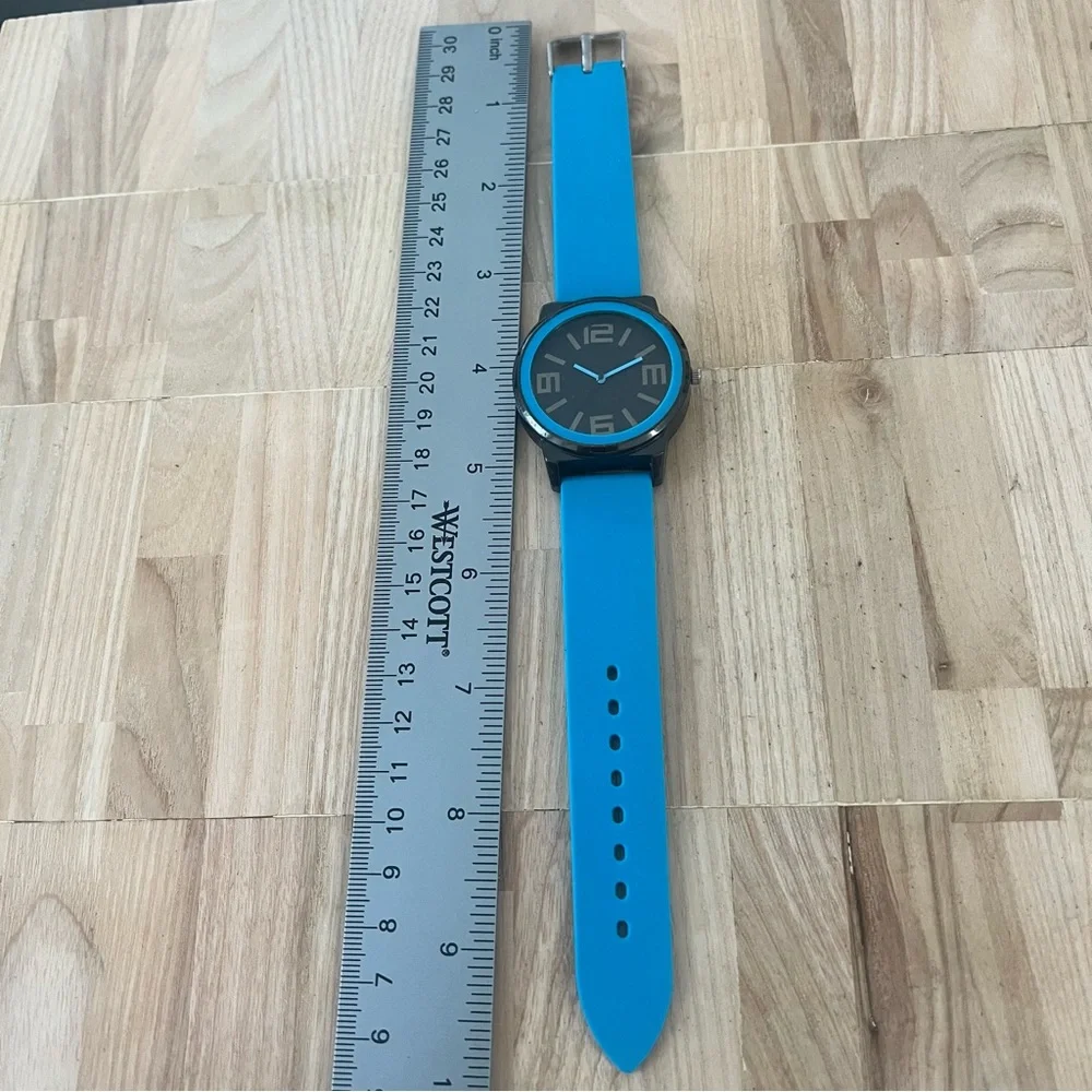 Unbranded blue and black watch NEW BATTERY